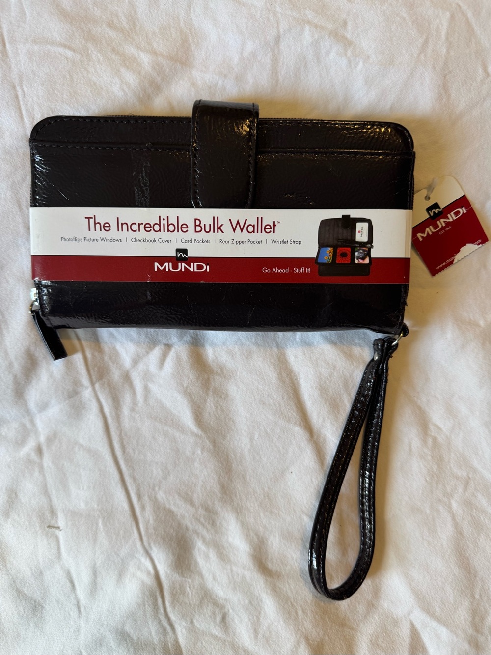 Mundi The Incredible Bulk Wallet - Black Patent Wristlet
